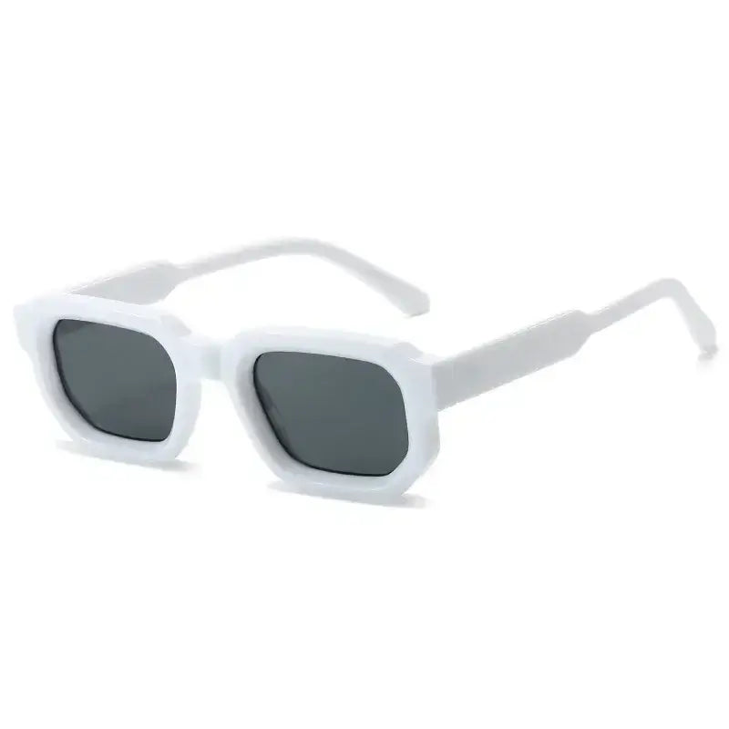 Lunette de soleil carré sur mesure d'été vue de face